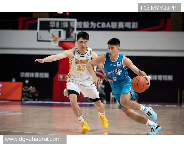 武汉篮球队与上海篮球队赛后复盘分析两队状态及表现对比