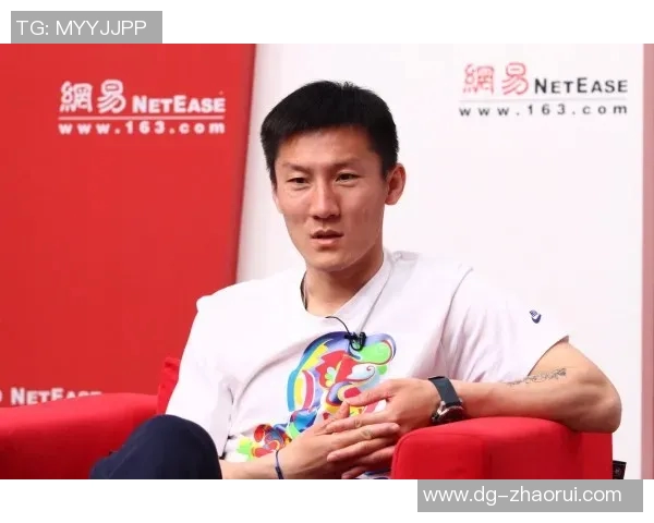 李伟谈足球生涯：从青涩少年到职业球员的心路历程回顾