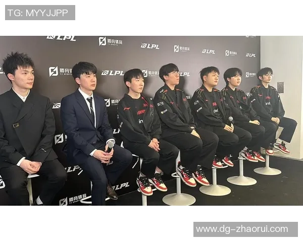 赛后分析:FPX与JDG对决中的战术运用与技术细节探讨 赛后分析:FPX与JDG对决中的战术运用与技术细节探讨