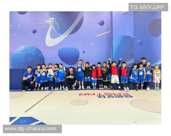 西安足球队精彩配合展现团队精神与战术默契的全景分析 西安足球队精彩配合展现团队精神与战术默契的全景分析