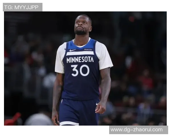 朱利叶斯兰德尔如何在NBA赛场上展现个人实力与团队配合的完美结合