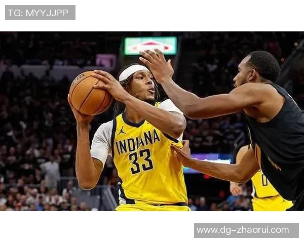 迈尔斯特纳如何在NBA赛场上展现出色防守与进攻能力的完美结合