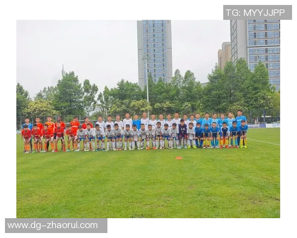 贺特与莫尔德的精彩对决揭示了足球战术与团队协作的魅力与挑战