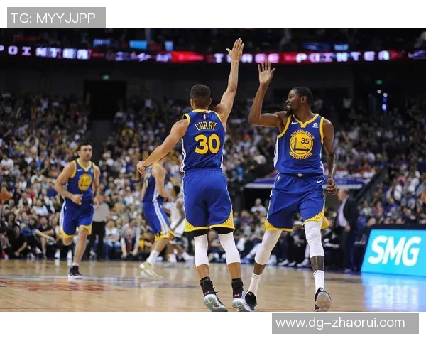 11赛季勇士与鹈鹕的激战回顾与战术分析揭示篮球对决的精彩瞬间 11赛季勇士与鹈鹕的激战回顾与战术分析揭示篮球对决的精彩瞬间