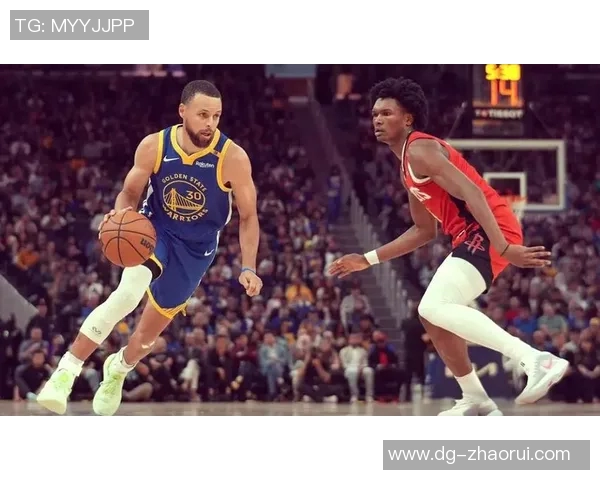 湖人队与勇士队激战正酣谁能在季后赛中笑到最后