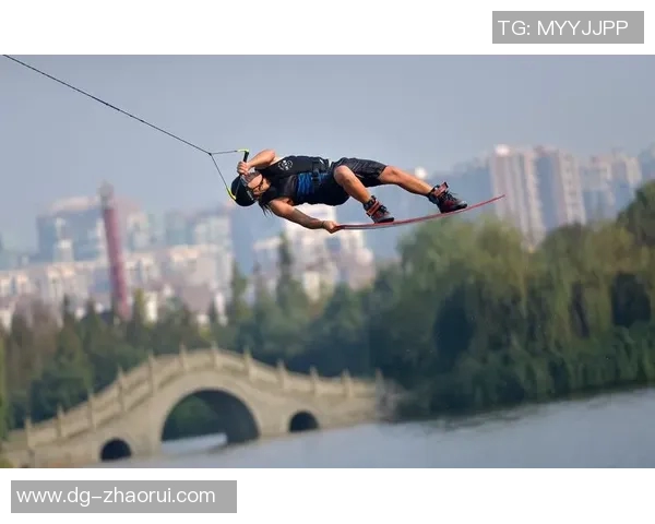 成都极限运动队在世界街舞大赛中以80分稳居积分榜首位